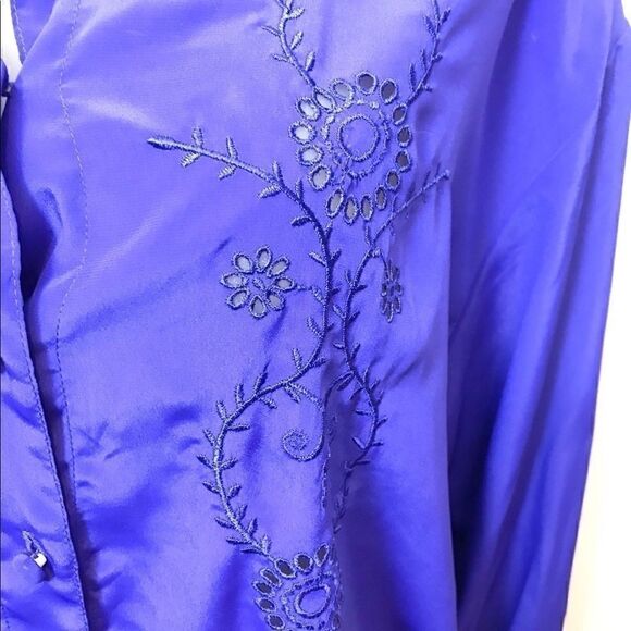𝅺PURPLE  Vintage Satin embroidered Dye Cut Blouse - Picture 6 of 6